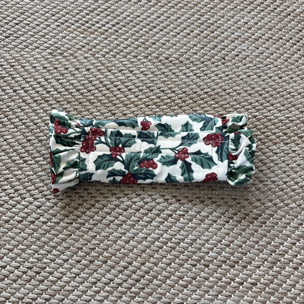 Longaberger Traditional Holly Fabric Padded Handle Gripper